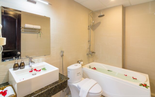 Royal Family Hotel Da Nang
