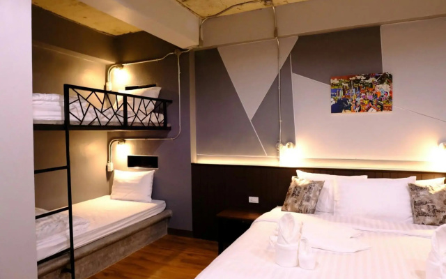 Room 2 U Hostel & Guesthouse