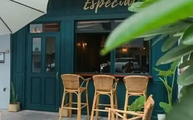 Petit Espace Hostel