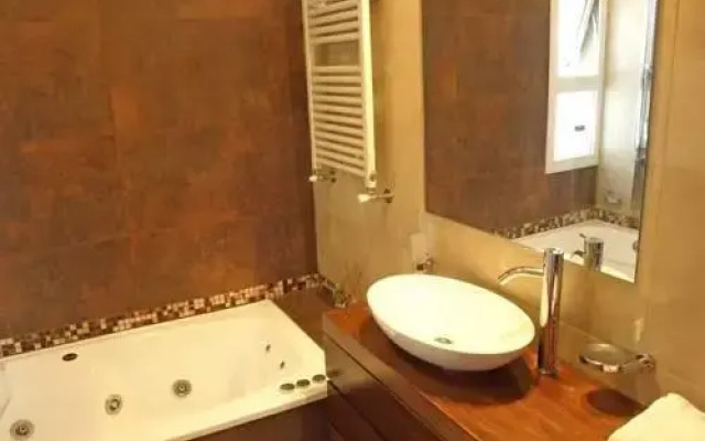 Lake View Apartment