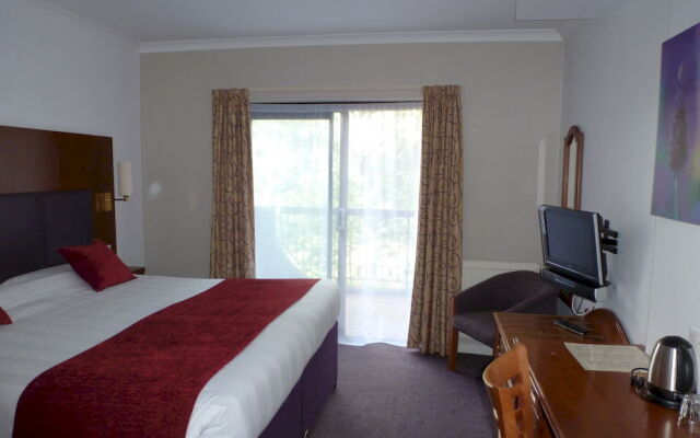 Cross Roads Hotel by Greene King Inns