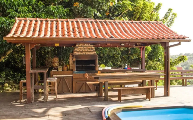 Casa com piscina e incrível vista