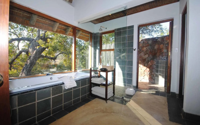 Thornybush Game Lodge