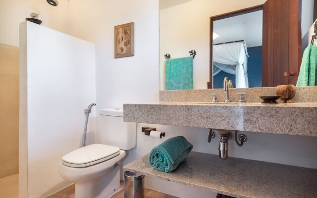 Vila do Outeiro em frente a praça da igreja