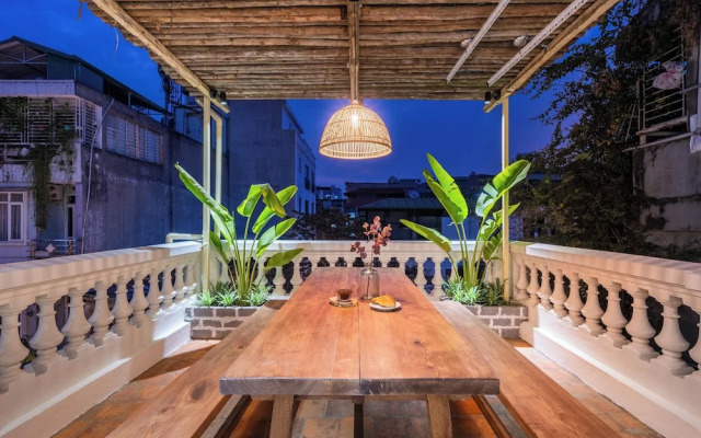 UNIQUE Creative Apartment w ROOFTOP Garden