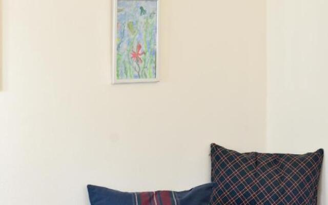 House With Courtyard & Parking Close To Stadtpark