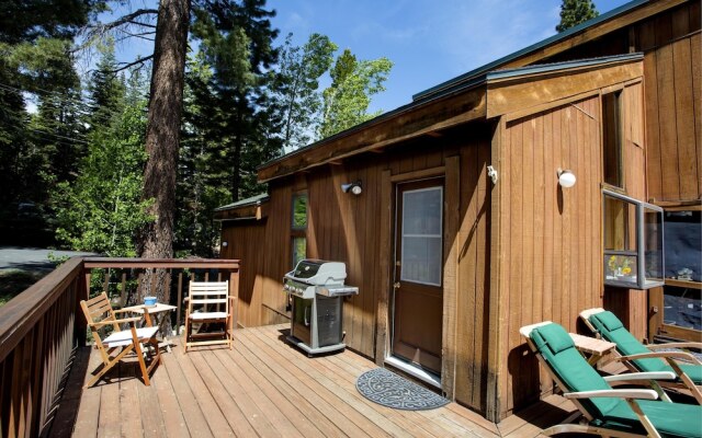 Eagles Perch Lake View Rental Cabin