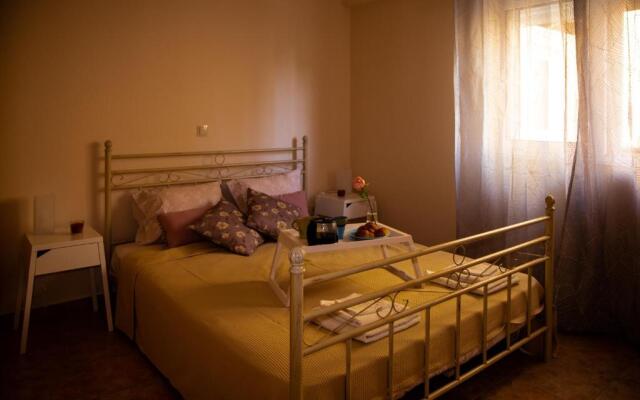 Relaxing family house with garden in Avra, Rafina