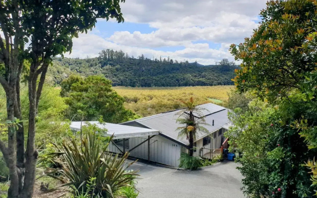Unique Estuary & Bird Apartment in Te Haumi Paihia