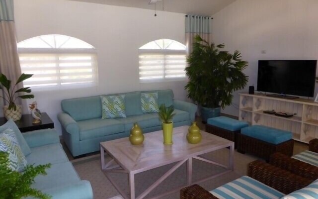 Touch of elegance! 6 Bedroom near the beach
