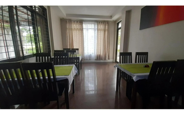 Adelaida Pensionne Hotel