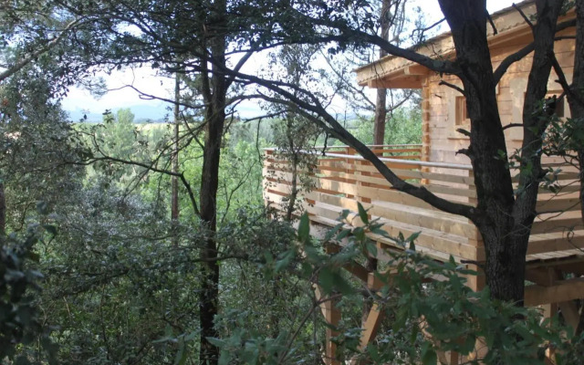 Hotel Les Cabanes Dans Les Bois