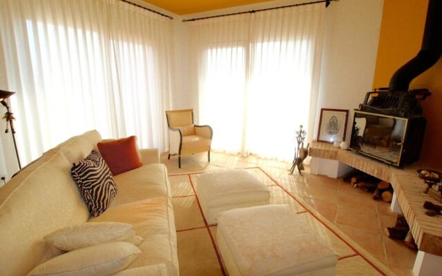 9001 - Villa Peni