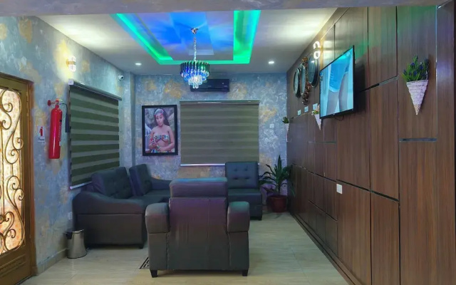 J Blitz International Hotel