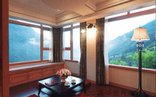 Takulan Hot Spring Resort