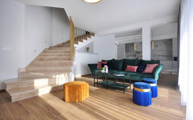 Villa Iva With sea View and Pool