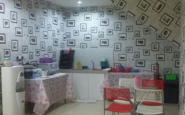 OYO 89583 Grove Hotel