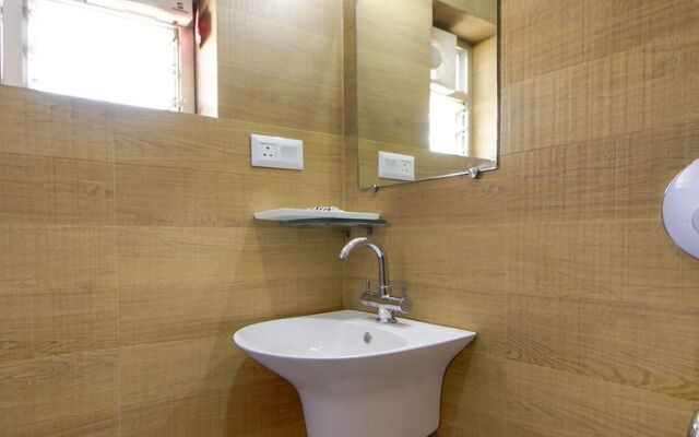 OYO 33503 Hotel Holiday international