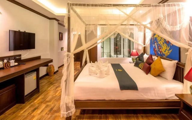 Tanawan Phuket Hotel