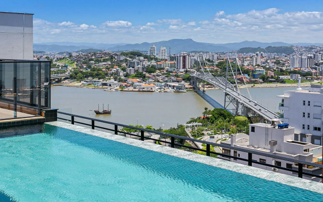Vista mar em condomínio com foodhall Toptower#CA51