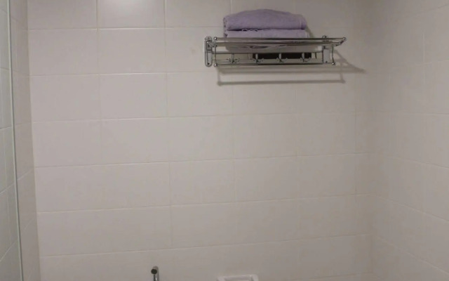 De Houz - Trefoil Setia Alam Home Stay