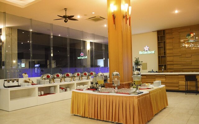 Diamond Bay Golf & Villas