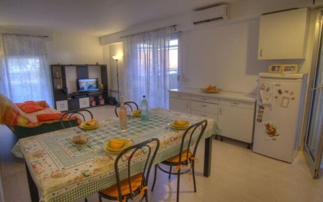 Large T2 3 étoiles 750m Palais PKG