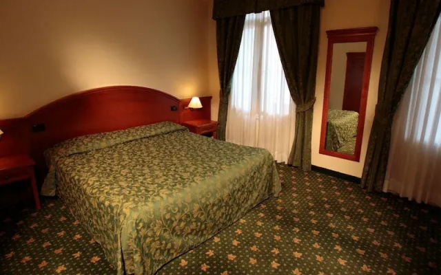 Hotel Croce Bianca