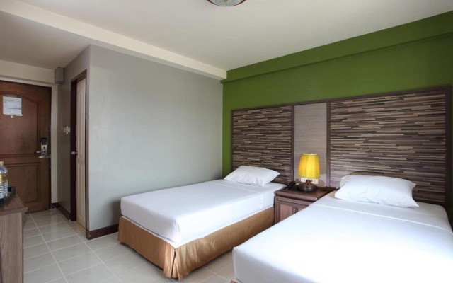Rambuttri Village Inn & Plaza