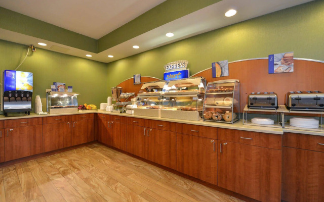 Holiday Inn Express New York - Manhattan West Side by IHG