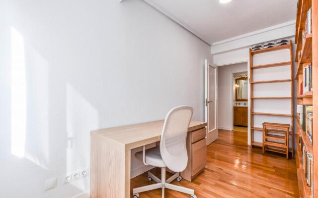 Alcalá I in Madrid with 3 bedrooms and 2 bathrooms