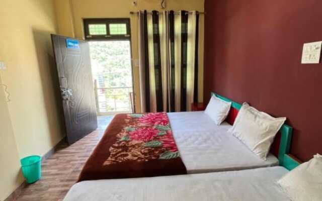 Goroomgo Girish Alay Homestay Uttarakhand