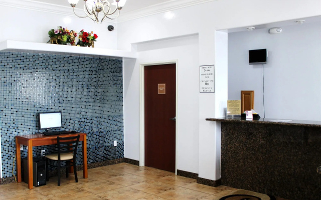 Fairway Inn