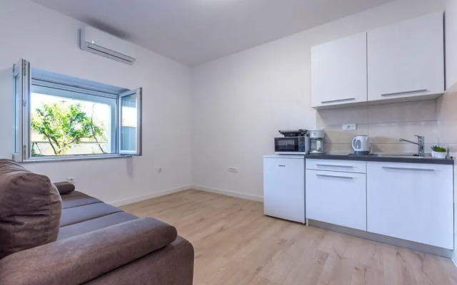 Beautiful Apartment in Jesenice With Wifi and 2 Bedrooms