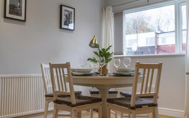 Charming 3-bed House in Newcastle Upon Tyne