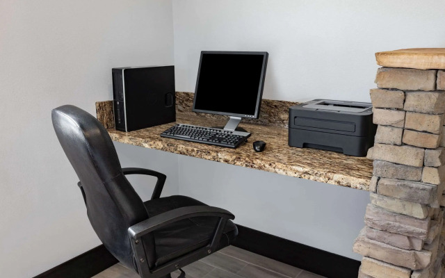 Days Inn by Wyndham Bernalillo