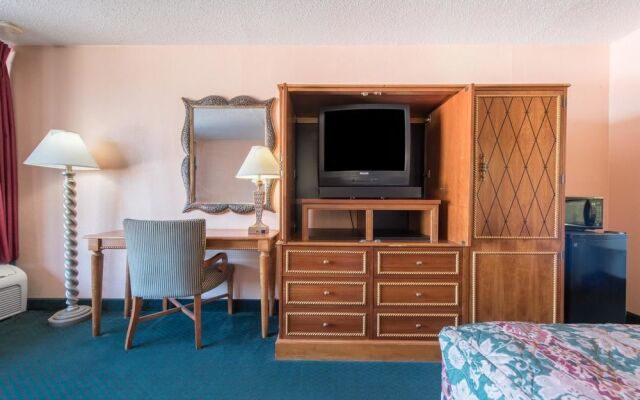 Castle inn & suites by OYO Lawton