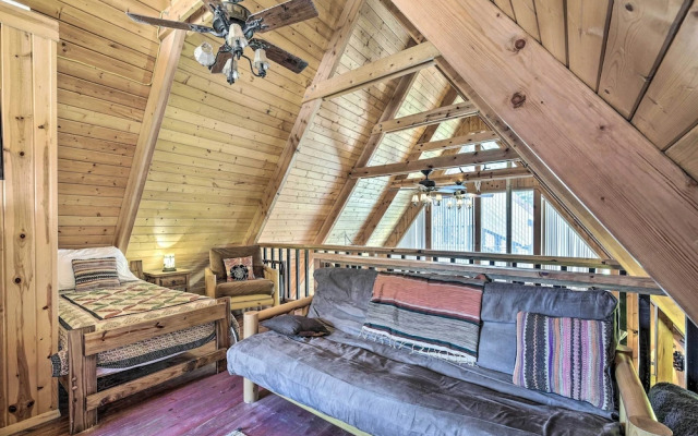 Ski-in/ski-out Red River Cabin w/ Mtn Views!