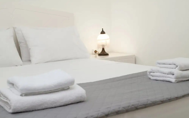 Elegant Harbour Apartment