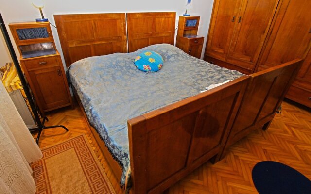 Apartment 461