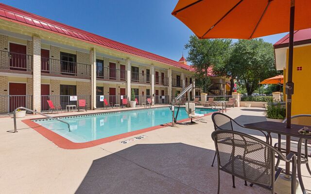 Red Roof Inn PLUS+ Dallas – Addison