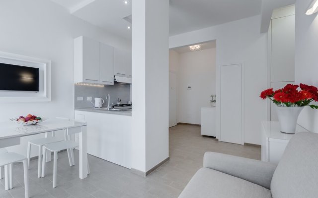 Trastevere White Apartment