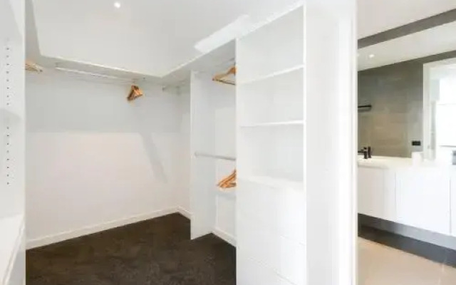 BOUTIQUE STAYS - Murrumbeena Place 2