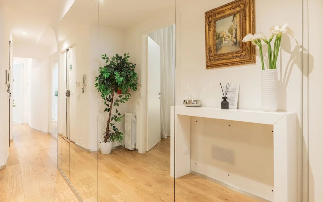 Leisure & Relax near Trevi Fountain