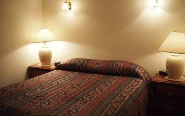 Whale's Tail Guest Suites