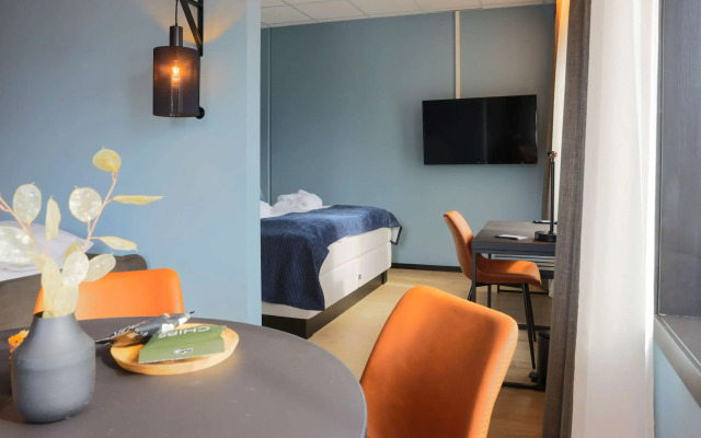 Home Hotel 1624