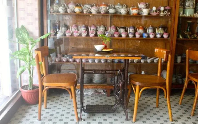 Campbell Antique Hotel & Cafe