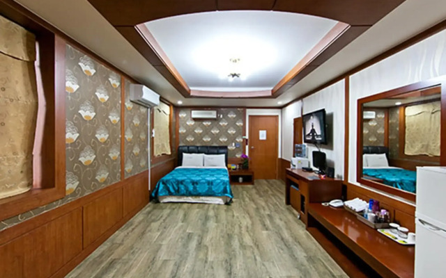 Drama Motel