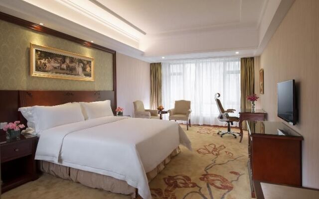 Vienna International Hotel Shenzhen Gongming Tianhong Branch