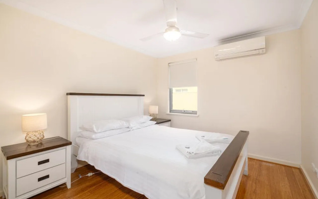 Maggies Beach House - U56 Cape View